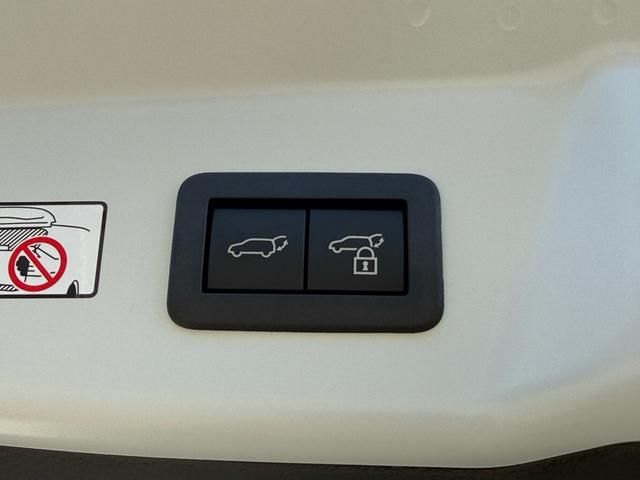 プリウス Ｚ　デジタルインナーミラー　パノラマルーフ　リアフォグ　ブラインドスポットモニター　ＡＣ１００Ｖ　純正１２．３インチナビ　アラウンドビューモニター　パワーバックドア　ＥＴＣ２．０　パワーシート（52枚目）