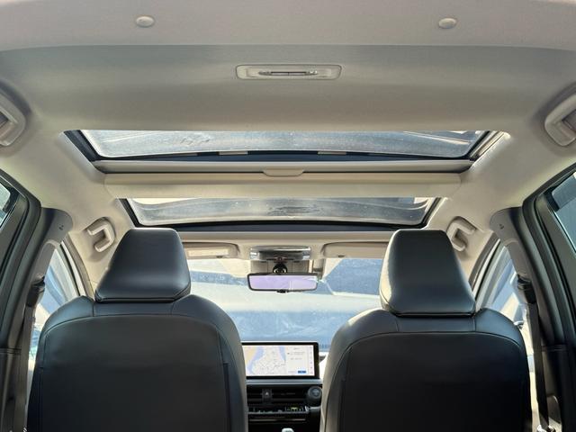 プリウス Ｚ　デジタルインナーミラー　パノラマルーフ　リアフォグ　ブラインドスポットモニター　ＡＣ１００Ｖ　純正１２．３インチナビ　アラウンドビューモニター　パワーバックドア　ＥＴＣ２．０　パワーシート（56枚目）