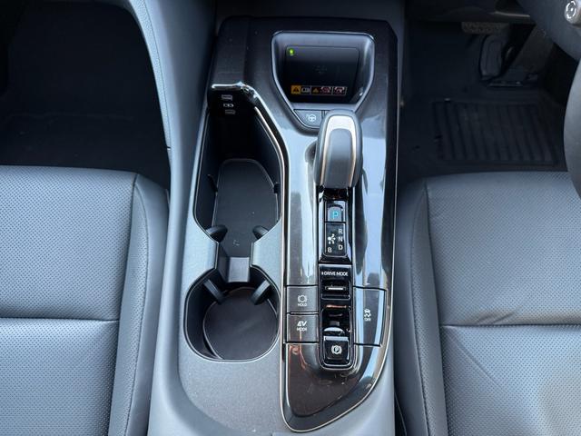 クラウンスポーツ Z 純正ナビ フルセグ 全方位カメラ HDMI パノラマルーフ デジタルインナーミラー BSM HUD ETC2.0 シートヒーター ベンチレーション ステアリングヒーター パワーシート パワーバックドア(25枚目)