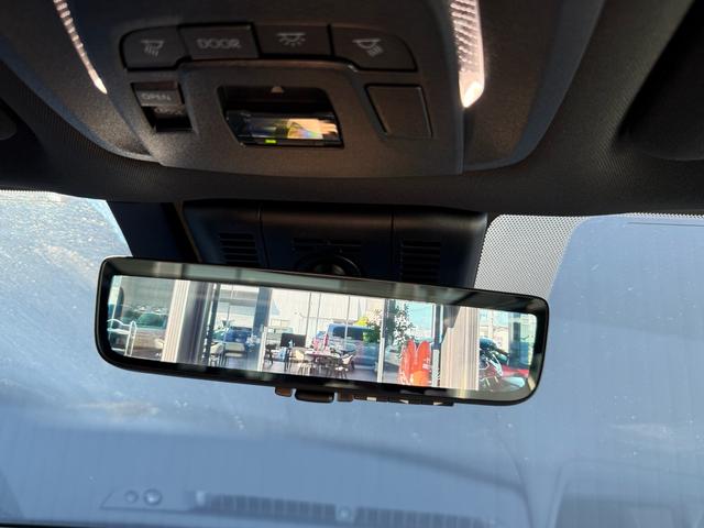 クラウンスポーツ Z 純正ナビ フルセグ 全方位カメラ HDMI パノラマルーフ デジタルインナーミラー BSM HUD ETC2.0 シートヒーター ベンチレーション ステアリングヒーター パワーシート パワーバックドア(27枚目)