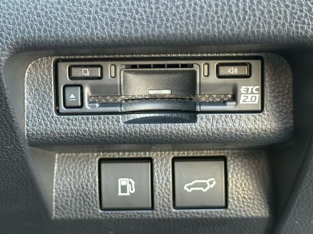 クラウンスポーツ Z 純正ナビ フルセグ 全方位カメラ HDMI パノラマルーフ デジタルインナーミラー BSM HUD ETC2.0 シートヒーター ベンチレーション ステアリングヒーター パワーシート パワーバックドア(31枚目)