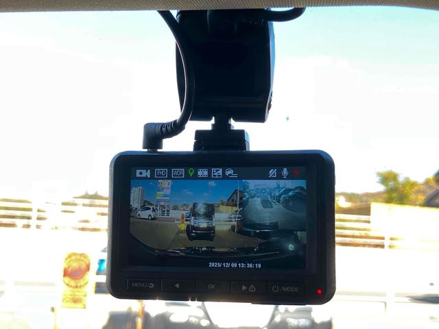 V40 T3 モメンタム 衝突被害軽減システム レーンアシスト パワーシート 前後ドライブレコーダー ETC HDDナビ バックカメラ Bluetooth CD LEDヘッドライト スマートキー オートエアコン AW17インチ(5枚目)