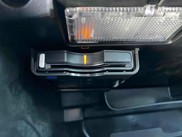 V40 T3 モメンタム 衝突被害軽減システム レーンアシスト パワーシート 前後ドライブレコーダー ETC HDDナビ バックカメラ Bluetooth CD LEDヘッドライト スマートキー オートエアコン AW17インチ(7枚目)