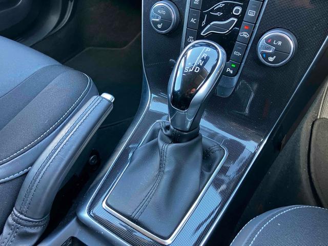 V40 T3 モメンタム 衝突被害軽減システム レーンアシスト パワーシート 前後ドライブレコーダー ETC HDDナビ バックカメラ Bluetooth CD LEDヘッドライト スマートキー オートエアコン AW17インチ(15枚目)