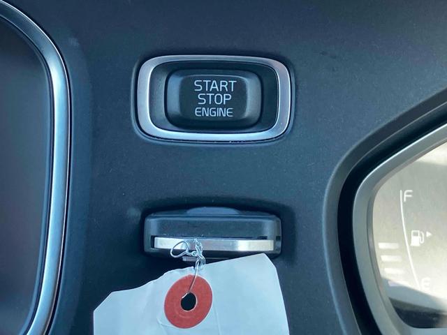 V40 T3 モメンタム 衝突被害軽減システム レーンアシスト パワーシート 前後ドライブレコーダー ETC HDDナビ バックカメラ Bluetooth CD LEDヘッドライト スマートキー オートエアコン AW17インチ(19枚目)