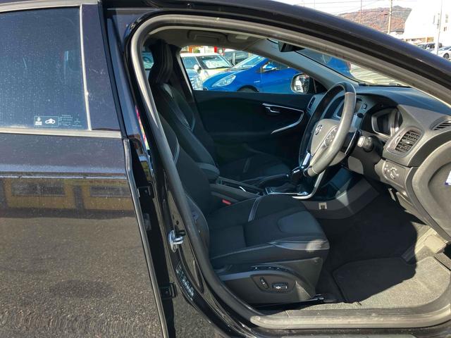 V40 T3 モメンタム 衝突被害軽減システム レーンアシスト パワーシート 前後ドライブレコーダー ETC HDDナビ バックカメラ Bluetooth CD LEDヘッドライト スマートキー オートエアコン AW17インチ(23枚目)