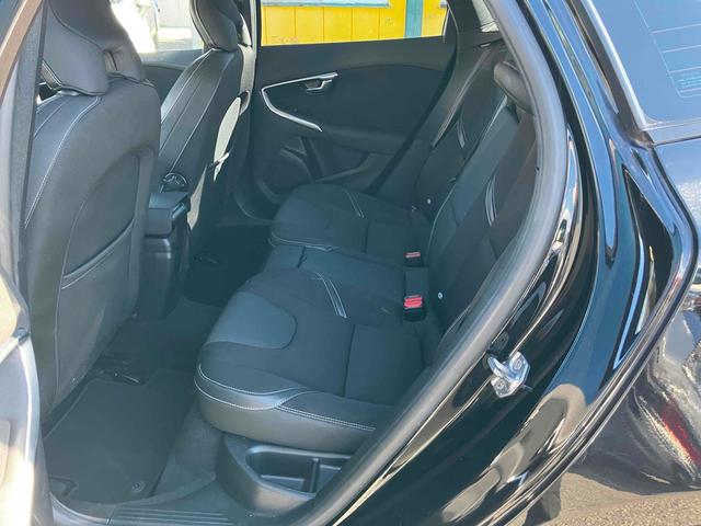 V40 T3 モメンタム 衝突被害軽減システム レーンアシスト パワーシート 前後ドライブレコーダー ETC HDDナビ バックカメラ Bluetooth CD LEDヘッドライト スマートキー オートエアコン AW17インチ(26枚目)