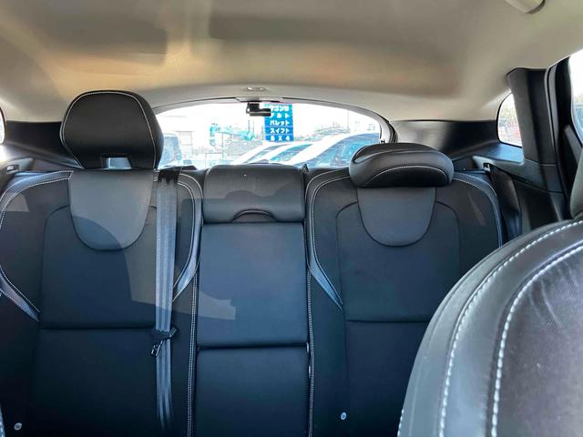 V40 T3 モメンタム 衝突被害軽減システム レーンアシスト パワーシート 前後ドライブレコーダー ETC HDDナビ バックカメラ Bluetooth CD LEDヘッドライト スマートキー オートエアコン AW17インチ(27枚目)