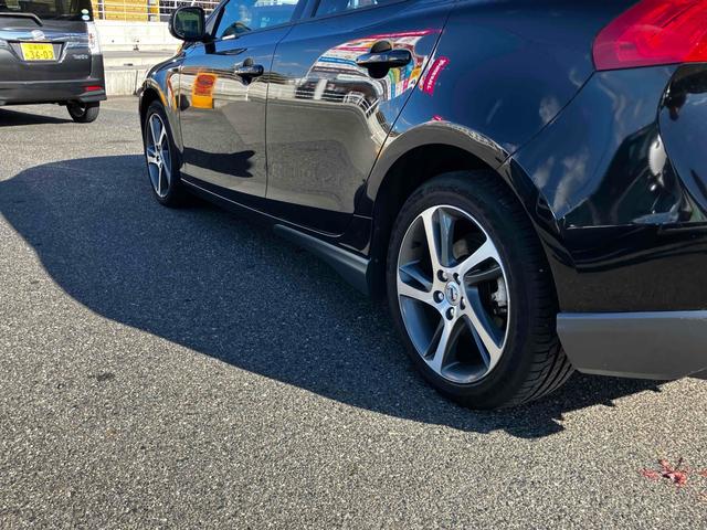 V40 T3 モメンタム 衝突被害軽減システム レーンアシスト パワーシート 前後ドライブレコーダー ETC HDDナビ バックカメラ Bluetooth CD LEDヘッドライト スマートキー オートエアコン AW17インチ(35枚目)