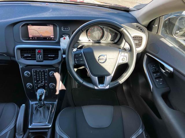 V40 T3 モメンタム 衝突被害軽減システム レーンアシスト パワーシート 前後ドライブレコーダー ETC HDDナビ バックカメラ Bluetooth CD LEDヘッドライト スマートキー オートエアコン AW17インチ(47枚目)