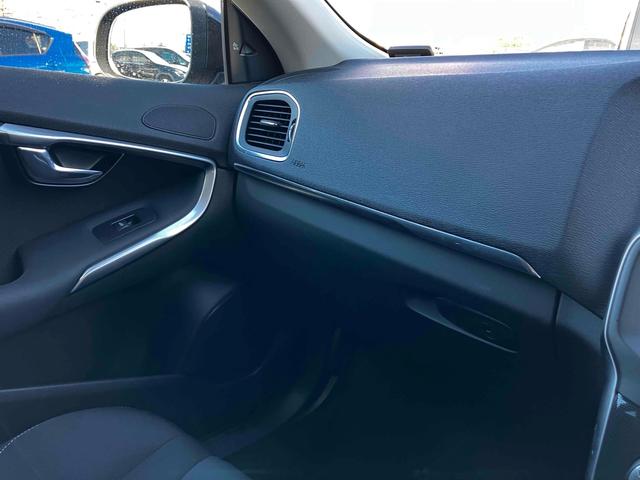 V40 T3 モメンタム 衝突被害軽減システム レーンアシスト パワーシート 前後ドライブレコーダー ETC HDDナビ バックカメラ Bluetooth CD LEDヘッドライト スマートキー オートエアコン AW17インチ(48枚目)