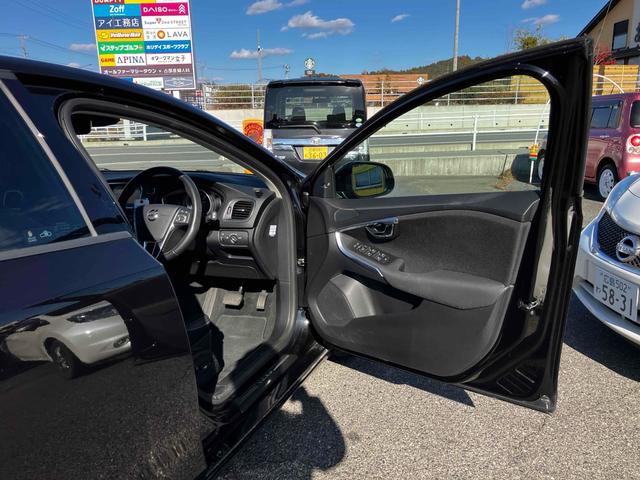 V40 T3 モメンタム 衝突被害軽減システム レーンアシスト パワーシート 前後ドライブレコーダー ETC HDDナビ バックカメラ Bluetooth CD LEDヘッドライト スマートキー オートエアコン AW17インチ(49枚目)