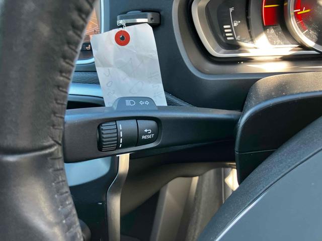 V40 T3 モメンタム 衝突被害軽減システム レーンアシスト パワーシート 前後ドライブレコーダー ETC HDDナビ バックカメラ Bluetooth CD LEDヘッドライト スマートキー オートエアコン AW17インチ(51枚目)