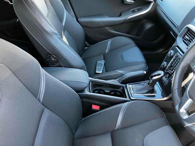 V40 T3 モメンタム 衝突被害軽減システム レーンアシスト パワーシート 前後ドライブレコーダー ETC HDDナビ バックカメラ Bluetooth CD LEDヘッドライト スマートキー オートエアコン AW17インチ(53枚目)