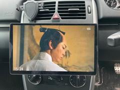 ＴＶ付きの車となっております。ドライブの合間の休憩中に気になる番組を見ることができます。 5