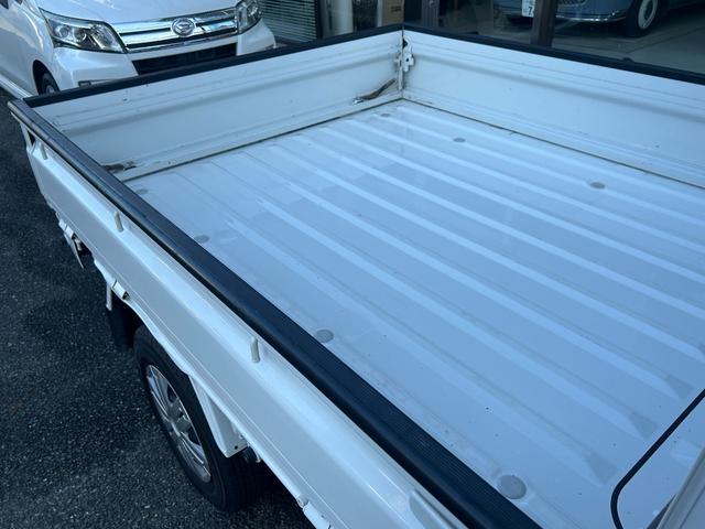 荷台：内側はトラックですのでコキズはございますがよい状態です♪