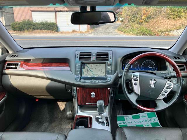 クラウンハイブリッド Ｇパッケージ　ワーク２０インチ特注アルミホイール　車高調　サンルーフ　黒革　ＴＶナビキ　シートヒーター　シートエアコン　ＥＴＣ　バックカメラ　クリアランスソナー　オートクルーズコントロール　パワーシート（2枚目）