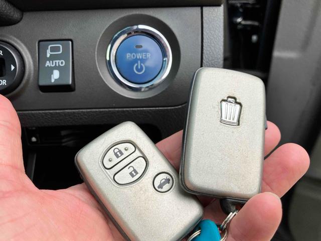 クラウンハイブリッド Ｇパッケージ　ワーク２０インチ特注アルミホイール　車高調　サンルーフ　黒革　ＴＶナビキ　シートヒーター　シートエアコン　ＥＴＣ　バックカメラ　クリアランスソナー　オートクルーズコントロール　パワーシート（5枚目）