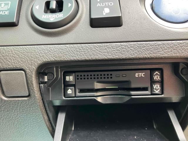 クラウンハイブリッド Ｇパッケージ　ワーク２０インチ特注アルミホイール　車高調　サンルーフ　黒革　ＴＶナビキ　シートヒーター　シートエアコン　ＥＴＣ　バックカメラ　クリアランスソナー　オートクルーズコントロール　パワーシート（6枚目）