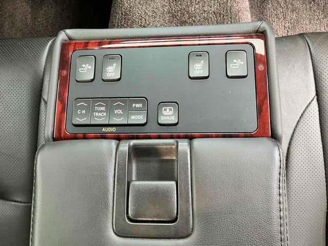 クラウンハイブリッド Ｇパッケージ　ワーク２０インチ特注アルミホイール　車高調　サンルーフ　黒革　ＴＶナビキ　シートヒーター　シートエアコン　ＥＴＣ　バックカメラ　クリアランスソナー　オートクルーズコントロール　パワーシート（7枚目）