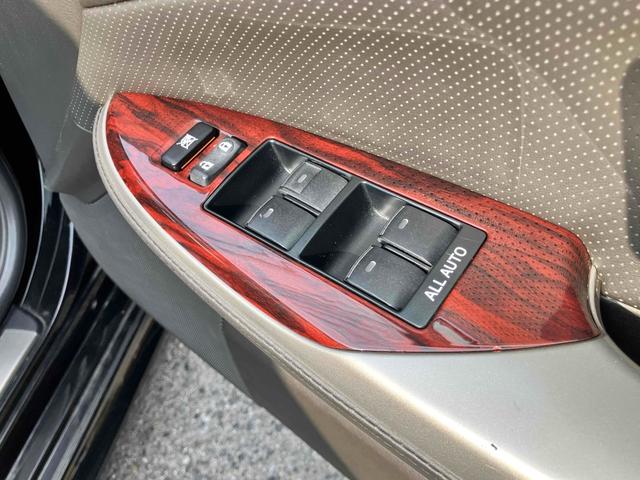 クラウンハイブリッド Ｇパッケージ　ワーク２０インチ特注アルミホイール　車高調　サンルーフ　黒革　ＴＶナビキ　シートヒーター　シートエアコン　ＥＴＣ　バックカメラ　クリアランスソナー　オートクルーズコントロール　パワーシート（8枚目）