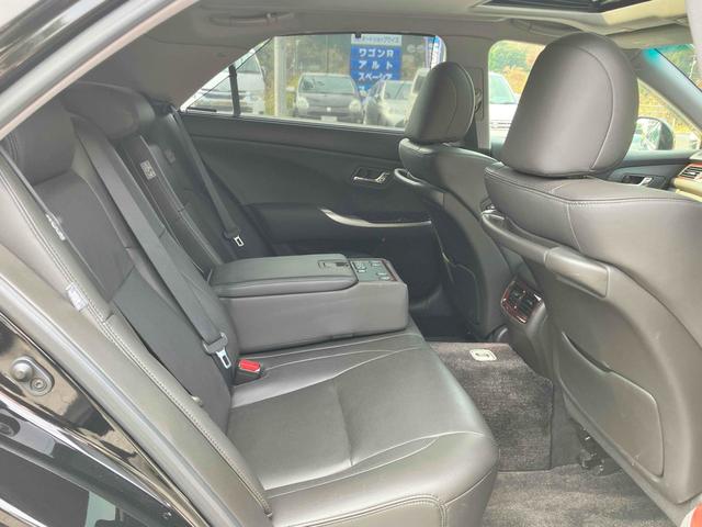 クラウンハイブリッド Ｇパッケージ　ワーク２０インチ特注アルミホイール　車高調　サンルーフ　黒革　ＴＶナビキ　シートヒーター　シートエアコン　ＥＴＣ　バックカメラ　クリアランスソナー　オートクルーズコントロール　パワーシート（29枚目）