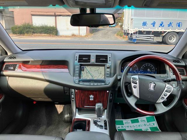 クラウンハイブリッド Ｇパッケージ　ワーク２０インチ特注アルミホイール　車高調　サンルーフ　黒革　ＴＶナビキ　シートヒーター　シートエアコン　ＥＴＣ　バックカメラ　クリアランスソナー　オートクルーズコントロール　パワーシート（31枚目）