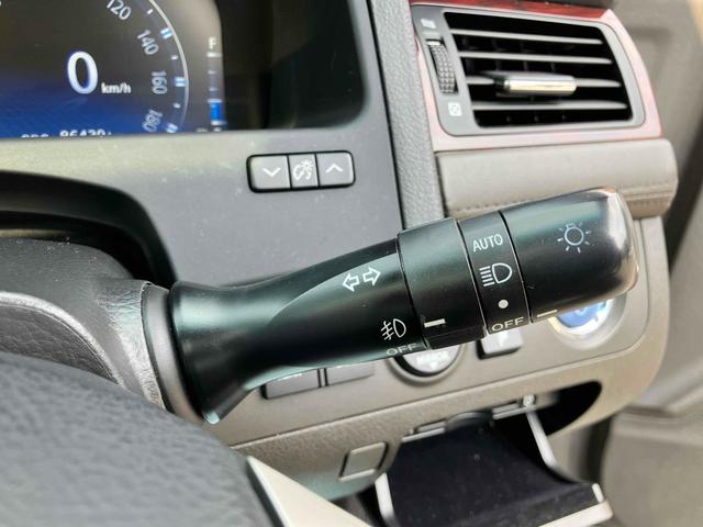 クラウンハイブリッド Ｇパッケージ　ワーク２０インチ特注アルミホイール　車高調　サンルーフ　黒革　ＴＶナビキ　シートヒーター　シートエアコン　ＥＴＣ　バックカメラ　クリアランスソナー　オートクルーズコントロール　パワーシート（41枚目）