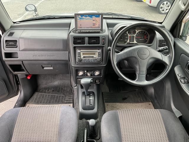 パジェロミニ リミテッドエディションＶＲ　４速ＡＴ　ターボ　切替式４ＷＤ　キーレスエントリー　背面タイヤ　エアコン　パワーステアリング　パワーウィンドウ　ＡＢＳ　衝突安全ボディ　純正アルミ　Ｗエアバッグ（4枚目）