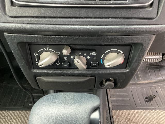 パジェロミニ リミテッドエディションＶＲ　４速ＡＴ　ターボ　切替式４ＷＤ　キーレスエントリー　背面タイヤ　エアコン　パワーステアリング　パワーウィンドウ　ＡＢＳ　衝突安全ボディ　純正アルミ　Ｗエアバッグ（20枚目）