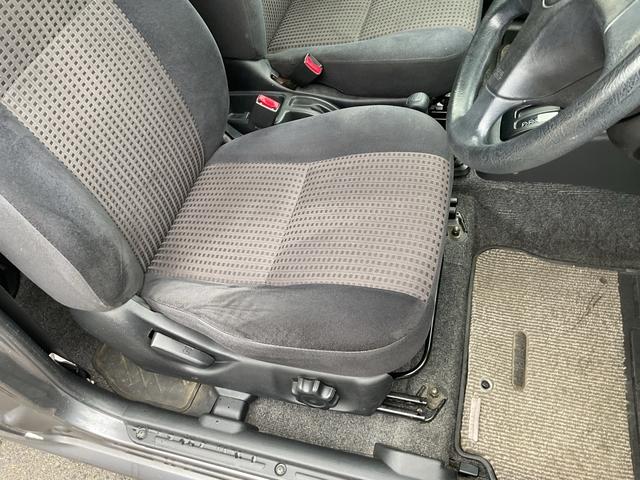 パジェロミニ リミテッドエディションＶＲ　４速ＡＴ　ターボ　切替式４ＷＤ　キーレスエントリー　背面タイヤ　エアコン　パワーステアリング　パワーウィンドウ　ＡＢＳ　衝突安全ボディ　純正アルミ　Ｗエアバッグ（28枚目）