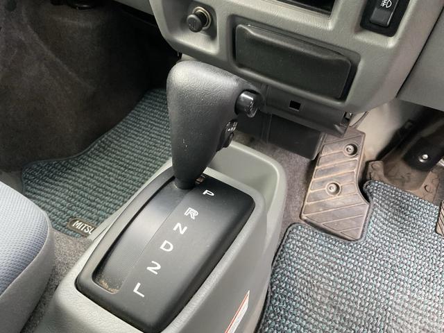 ミニキャブバン ブラボー　ターボ　４ＷＤ　４速ＡＴ　ハイルーフ　社外ナビ　ＴＶ　ＥＴＣ　エアコン　パワーステアリング　パワーウィンドウ　ＡＢＳ　フォグランプ　キーレスエントリー　Ｗエアバッグ（22枚目）
