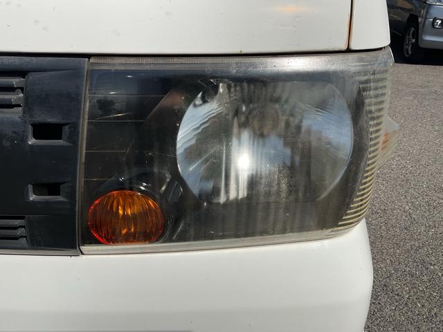 ミニキャブトラック ＶＸ－ＳＥ　５速ＭＴ　４ＷＤ　純正ラジオ　ＡＭ／ＦＭ　マニュアルエアコン　パワーステアリング　ヘッドライトレベレイザー（41枚目）