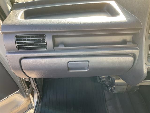 当店のお車をご覧いただき誠にありがとうございます。気になるお車があればお気軽にお電話ください♪