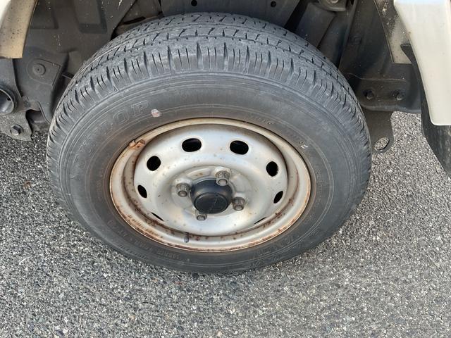 当店のお車をご覧いただき誠にありがとうございます。気になるお車があればお気軽にお電話ください♪