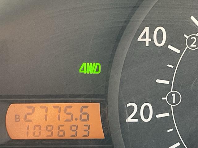 当店のお車をご覧いただき誠にありがとうございます。気になるお車があればお気軽にお電話ください♪