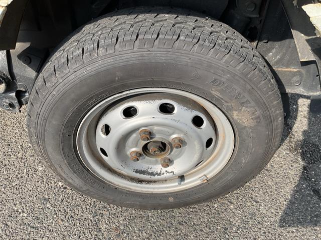 当店のお車をご覧いただき誠にありがとうございます。気になるお車があればお気軽にお電話ください♪