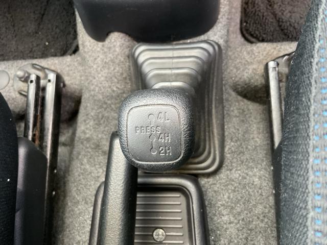 キックス 4WD ターボ シートヒーター 純正15インチアルミホイール キーレスエントリー ETC 電動格納ミラー パワーウィンドウ エアコン タイミングベルト交換済み(25枚目)