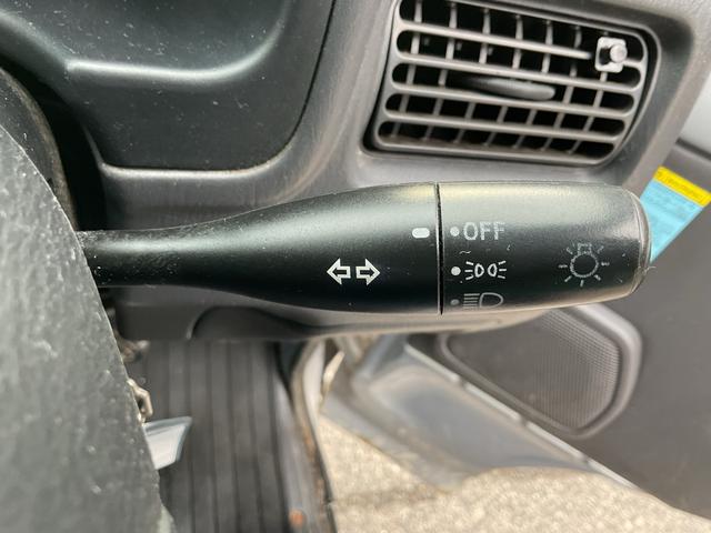 サンバーバン ディアス　２ＷＤ　５速ＭＴ　ＥＴＣ　エアコン　パワーステアリング　前席パワーウィンドウ　運転席エアバッグ　助手席エアバッグ　両側スライドドア（15枚目）