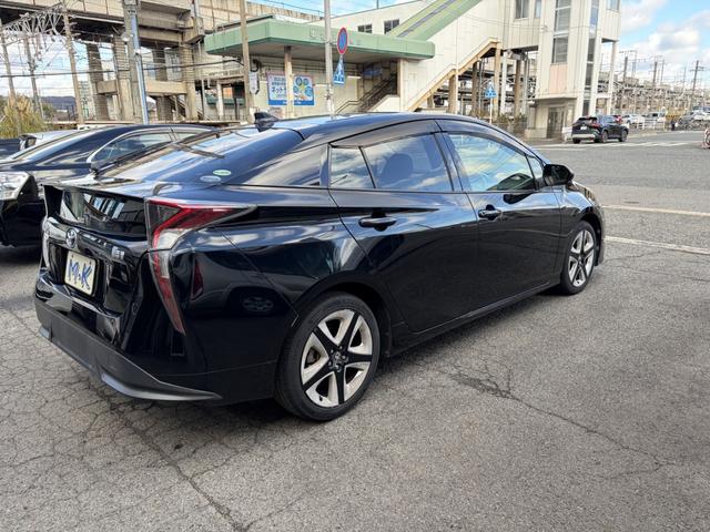 プリウス Ｓツーリングセレクション　純正９インチナビ・バックカメラ・フルセグテレビ・ＤＶＤ再生・Ｂｌｕｅｔｏｏｔｈオーディオ・合皮シート・シートヒーター（3枚目）