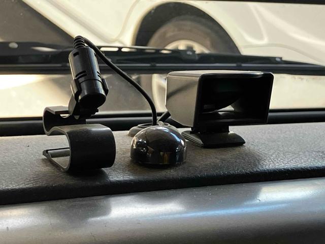 ヒノレンジャー 　清掃車　６速ＭＴ　後輪ダブル　ＥＴＣ　電動格納ミラー　エアコン　パワーステアリング　パワーウィンドウ　運転席エアバッグ（13枚目）