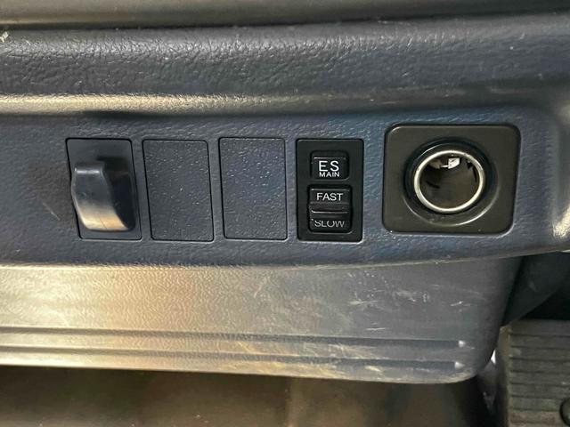 ヒノレンジャー 　清掃車　６速ＭＴ　後輪ダブル　ＥＴＣ　電動格納ミラー　エアコン　パワーステアリング　パワーウィンドウ　運転席エアバッグ（21枚目）