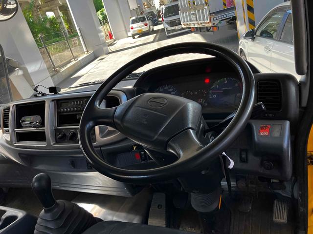 ヒノレンジャー 　清掃車　６速ＭＴ　後輪ダブル　ＥＴＣ　電動格納ミラー　エアコン　パワーステアリング　パワーウィンドウ　運転席エアバッグ（31枚目）