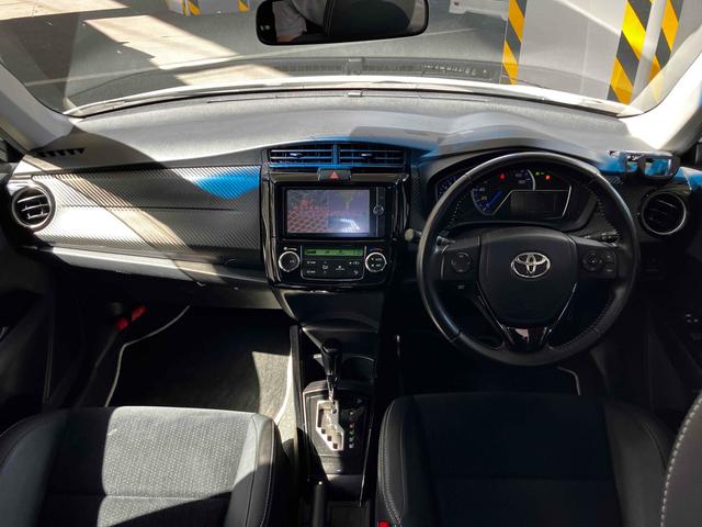 カローラフィールダー ハイブリッドＧ　エアロツアラー・ダブルバイビー　ＥＴＣ　ナビ　バックカメラ　フルセグＴＶ　Ｂｌｕｅｔｏｏｔｈ　ＣＤ　ＤＶＤ　ＨＩＤヘッドライト　オートライト　スマートキー　ＡＷ１５インチ　キーレスエントリー　電動格納ミラー　オートエアコン（4枚目）
