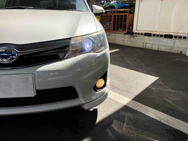 カローラフィールダー ハイブリッドＧ　エアロツアラー・ダブルバイビー　ＥＴＣ　ナビ　バックカメラ　フルセグＴＶ　Ｂｌｕｅｔｏｏｔｈ　ＣＤ　ＤＶＤ　ＨＩＤヘッドライト　オートライト　スマートキー　ＡＷ１５インチ　キーレスエントリー　電動格納ミラー　オートエアコン（29枚目）