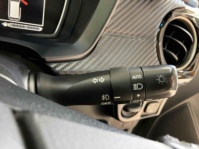 カローラフィールダー ハイブリッドＧ　エアロツアラー・ダブルバイビー　ＥＴＣ　ナビ　バックカメラ　フルセグＴＶ　Ｂｌｕｅｔｏｏｔｈ　ＣＤ　ＤＶＤ　ＨＩＤヘッドライト　オートライト　スマートキー　ＡＷ１５インチ　キーレスエントリー　電動格納ミラー　オートエアコン（51枚目）