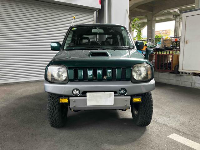 ジムニー ランドベンチャー　４ＷＤ　ターボ　５ＭＴ　リフトアップ　アピオマフラー　ワンオフヒッチメンバー　ドラレコ　ＥＴＣ　ナビ　バックカメラ　フルセグＴＶ　Ｂｌｕｅｔｏｏｔｈ　ＣＤ　ＤＶＤ　ＬＥＤヘッドライト　アルミホイール（2枚目）