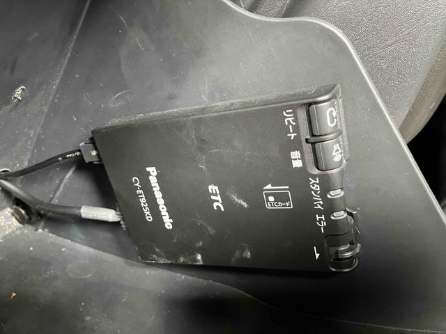 ジムニー ランドベンチャー　４ＷＤ　ターボ　５ＭＴ　リフトアップ　アピオマフラー　ワンオフヒッチメンバー　ドラレコ　ＥＴＣ　ナビ　バックカメラ　フルセグＴＶ　Ｂｌｕｅｔｏｏｔｈ　ＣＤ　ＤＶＤ　ＬＥＤヘッドライト　アルミホイール（6枚目）