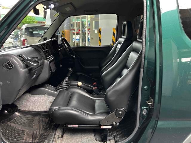 ジムニー ランドベンチャー　４ＷＤ　ターボ　５ＭＴ　リフトアップ　アピオマフラー　ワンオフヒッチメンバー　ドラレコ　ＥＴＣ　ナビ　バックカメラ　フルセグＴＶ　Ｂｌｕｅｔｏｏｔｈ　ＣＤ　ＤＶＤ　ＬＥＤヘッドライト　アルミホイール（28枚目）