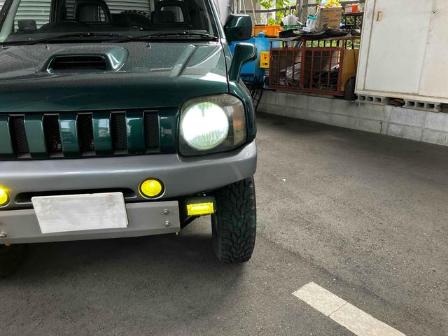 ジムニー ランドベンチャー　４ＷＤ　ターボ　５ＭＴ　リフトアップ　アピオマフラー　ワンオフヒッチメンバー　ドラレコ　ＥＴＣ　ナビ　バックカメラ　フルセグＴＶ　Ｂｌｕｅｔｏｏｔｈ　ＣＤ　ＤＶＤ　ＬＥＤヘッドライト　アルミホイール（35枚目）